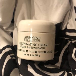 Arbonne International Rejuvenating Creme